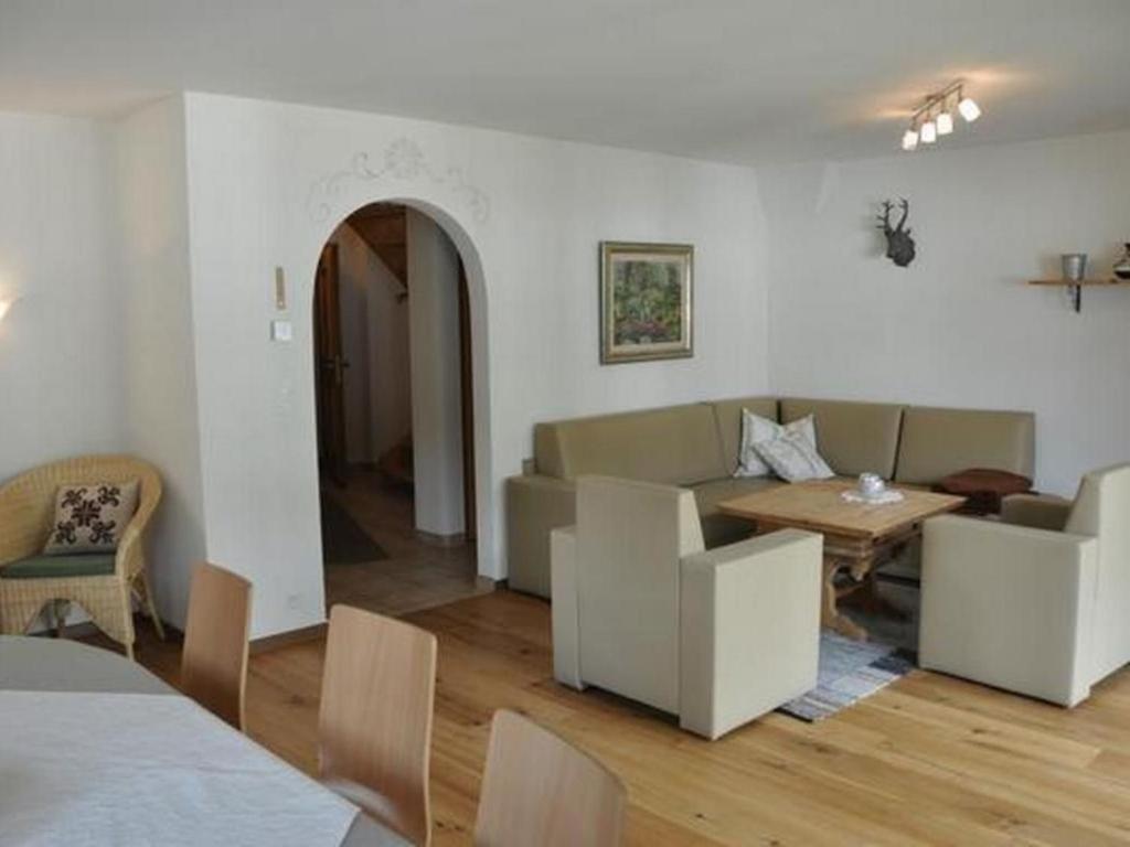 Apartment Chesa Semnadur H8 by Interhome - 2