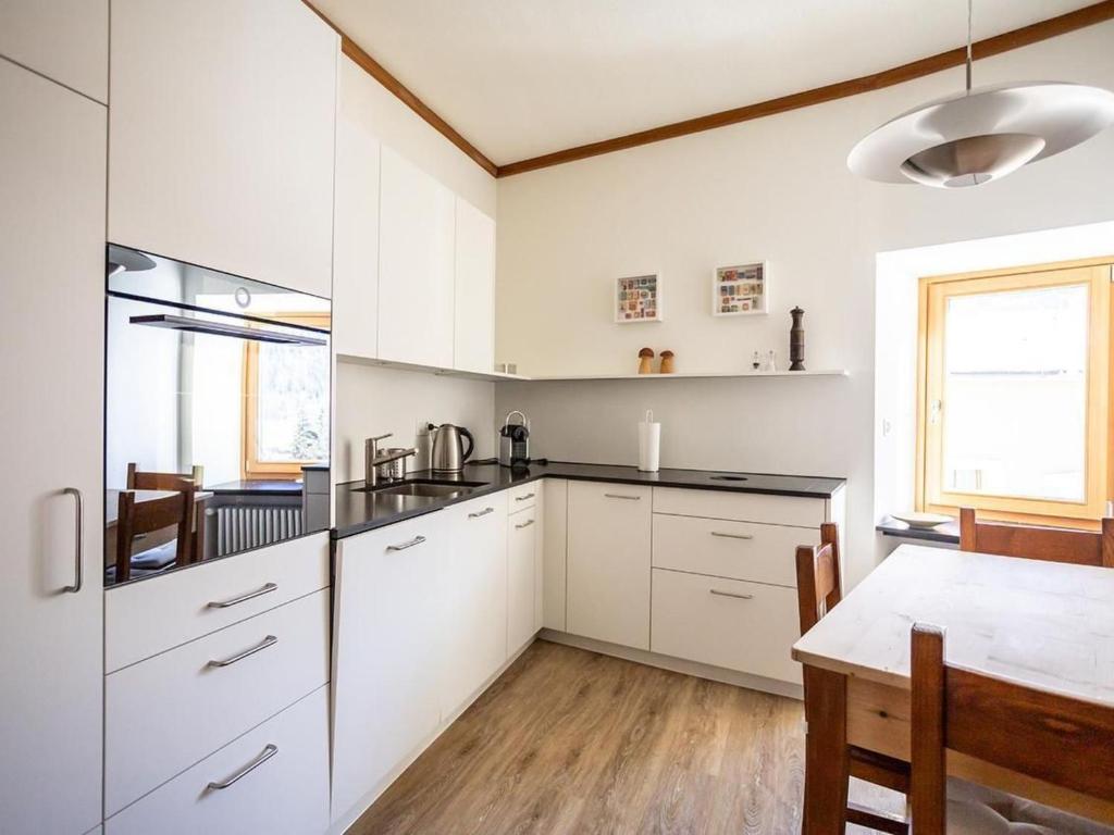 Apartment Chesa Müller by Interhome - 3