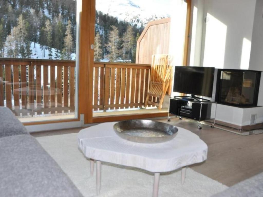 Apartment Chesa Romana by Interhome - 3