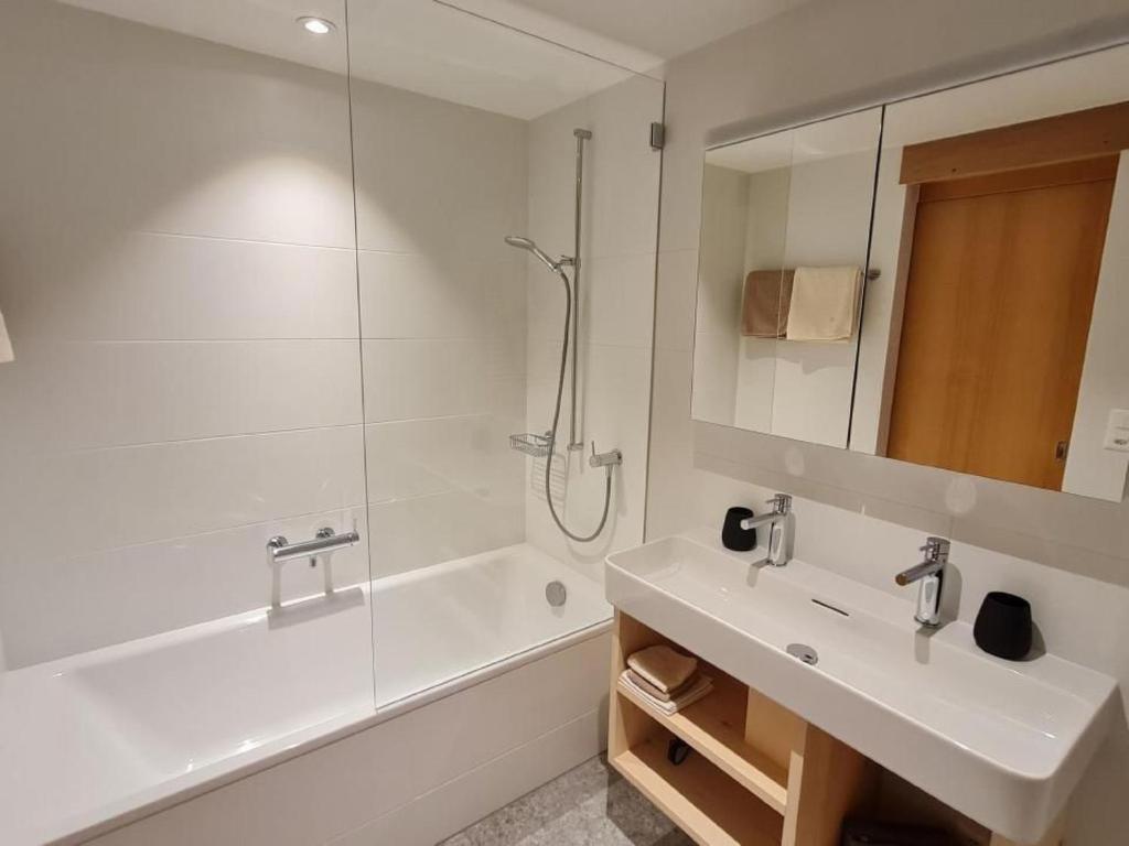 Apartment Chesa la Furia 3- Bergbahnen inklusiv im Sommer by Interhome - 5