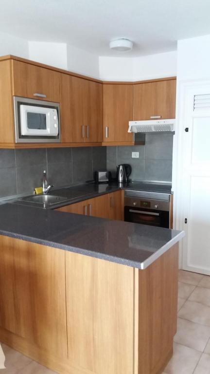 Apartment with pool view - Castle Harbour Los Cristianos - 4