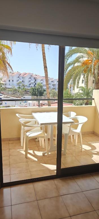 Apartment with pool view - Castle Harbour Los Cristianos - 3