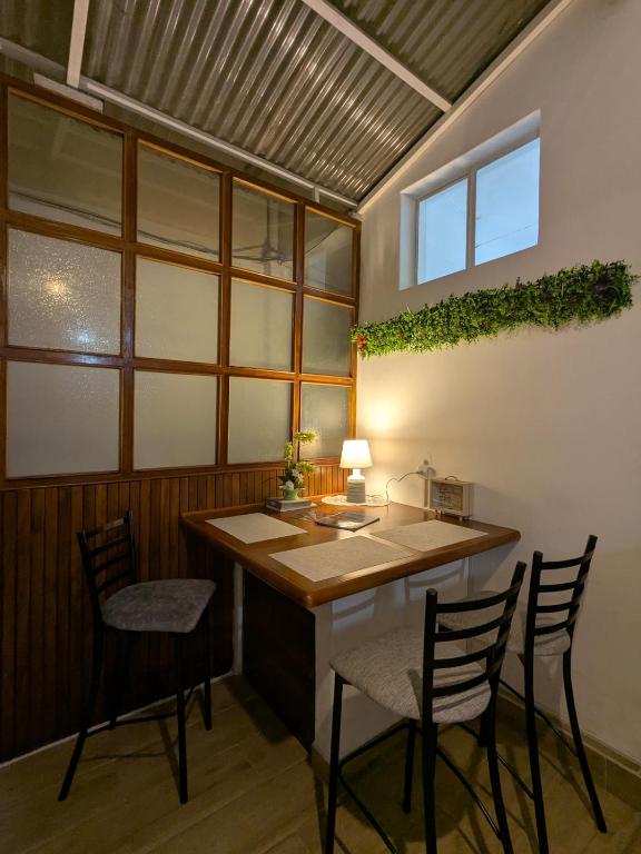 Cozy 2BR Home Near Downtown Family Friendly - 3