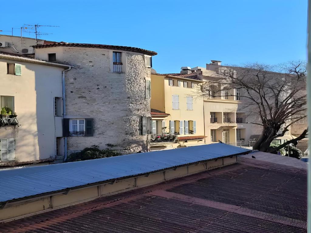 Apartment in the center of Antibes - 2