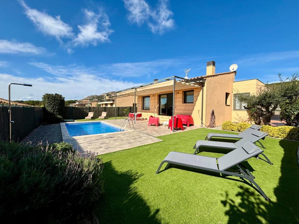 Holiday Home Lichtdurchflutete Ferienvilla mit Pool by Interhome - 3
