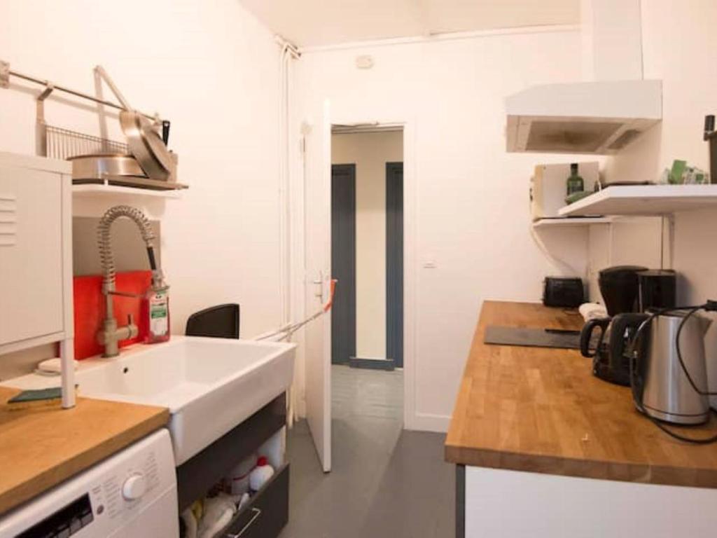 Apartment Zimmer mit Badezimmer by Interhome - 2