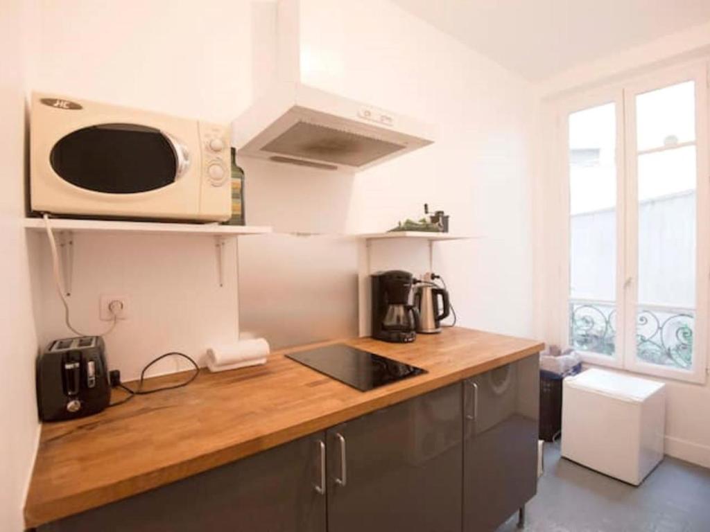 Apartment Zimmer mit Badezimmer by Interhome - 3