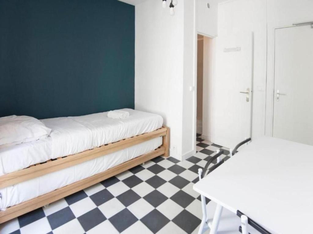 Apartment Zimmer mit Badezimmer by Interhome - 4