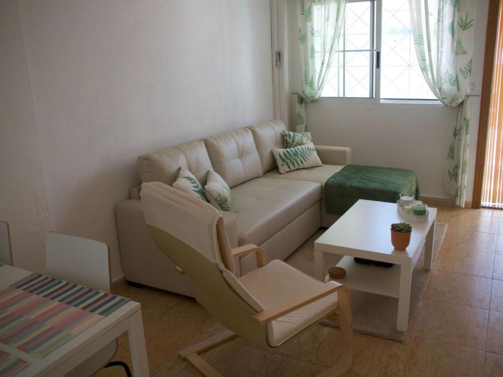 Apartment Hübsche Erdgeschosswohnung mit großem Garten by Interhome - 2