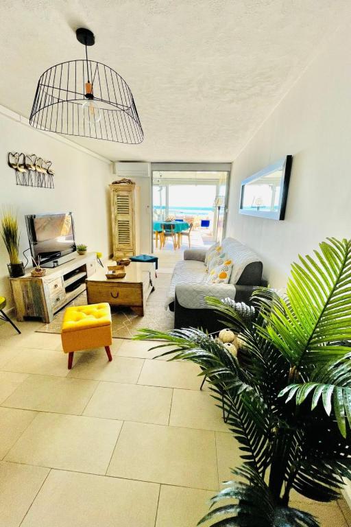 Apartment Wunderschöne renovierte Wohnung mit vollem Meerb by Interhome - 2