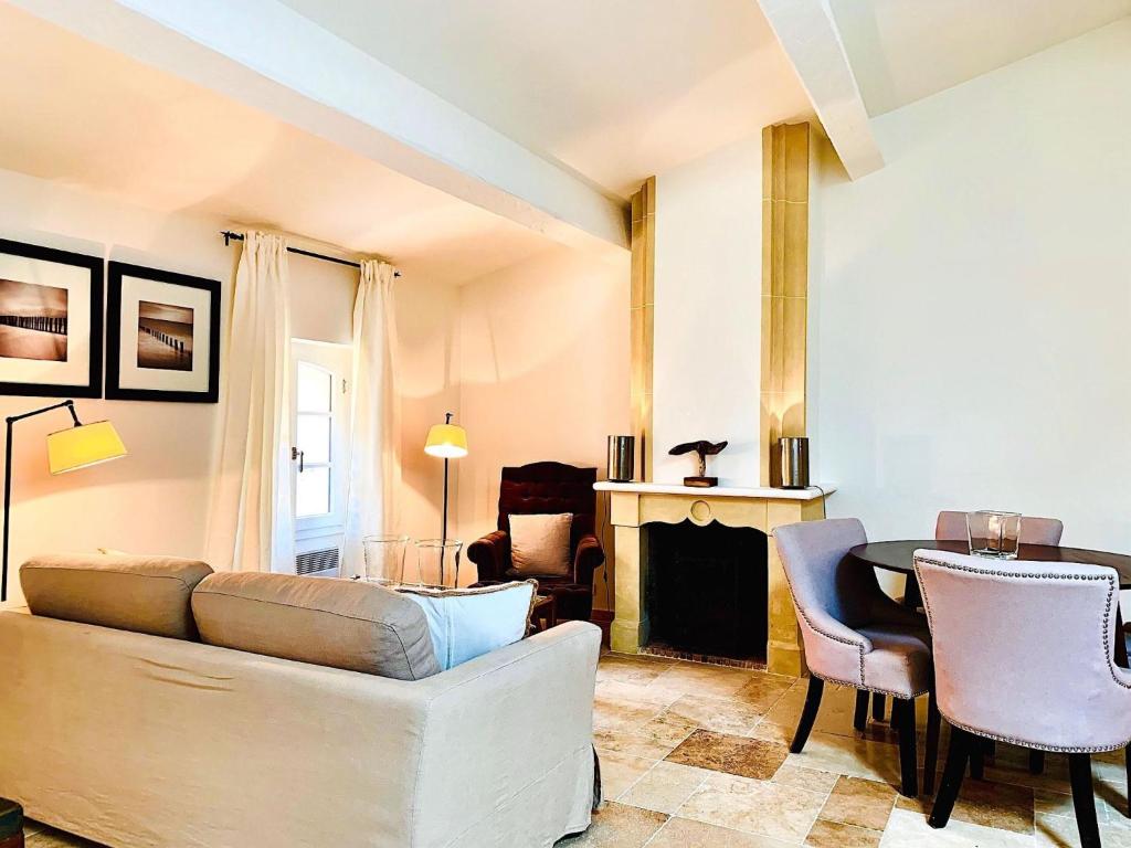 Apartment Charmante Wohnung im historischen Zentrum by Interhome - 1