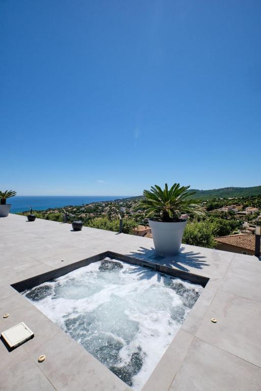 Holiday Home Villa 259 mit Meerblick- Pool und Jacuzzi by Interhome - 5
