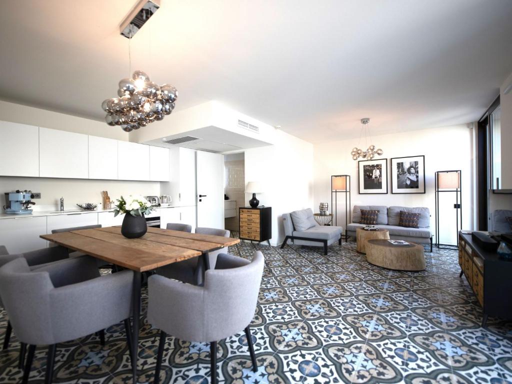 Holiday Home Schickes und modernes Maisonette im Stadtzentrum by Interhome - 1