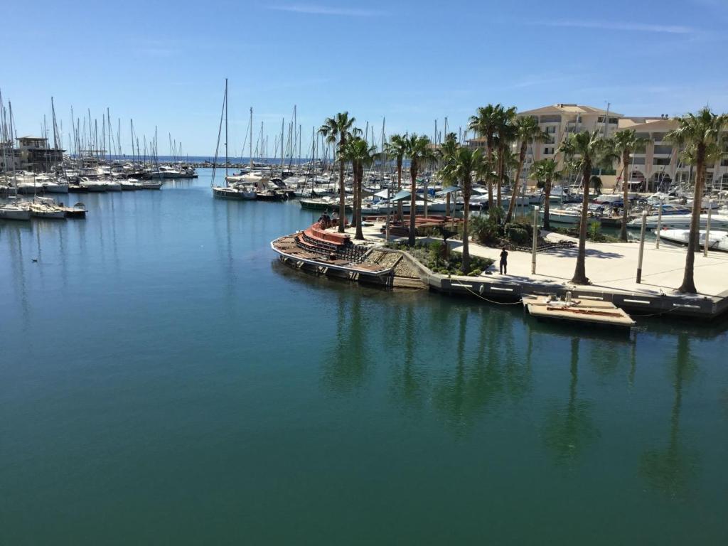 Apartment Côte d'Azur in Port Fréjus Rez de Jardin 65m2 by Interhome - 1