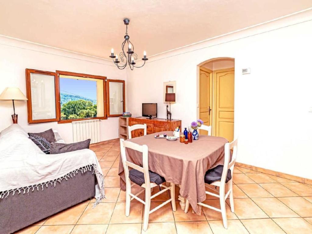 Apartment Locations-06 - das haus von noelie 1- stock by Interhome - 2