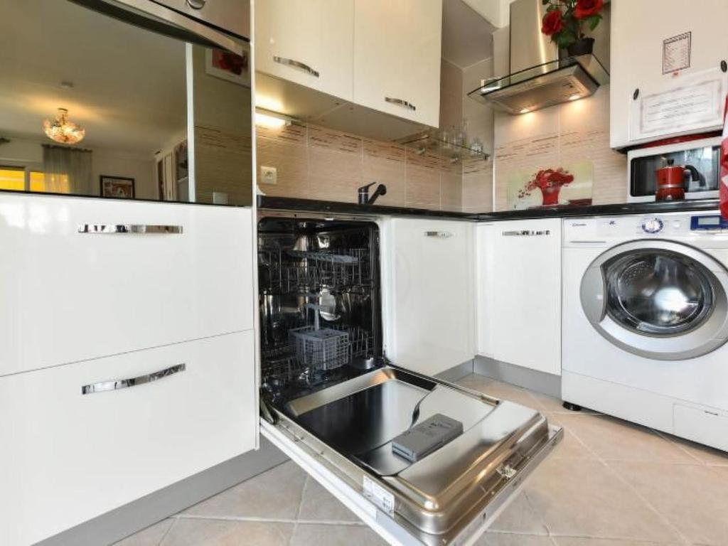 Apartment Boite d'Amour Wohnung mit Terrasse und Solarium by Interhome - 5
