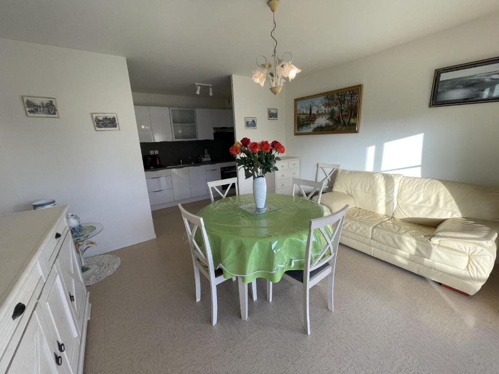 Appartement T3 au calme avec terrasse et parking, proche port du Crouesty - FR-1-775-75 - 4