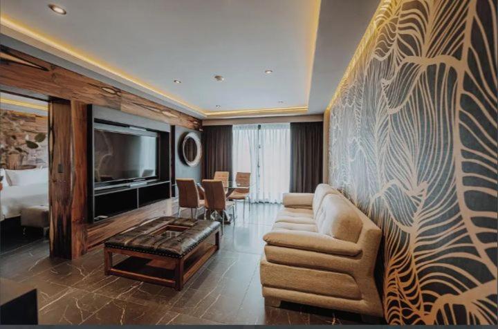 La urumpta hotel aken mind - 2