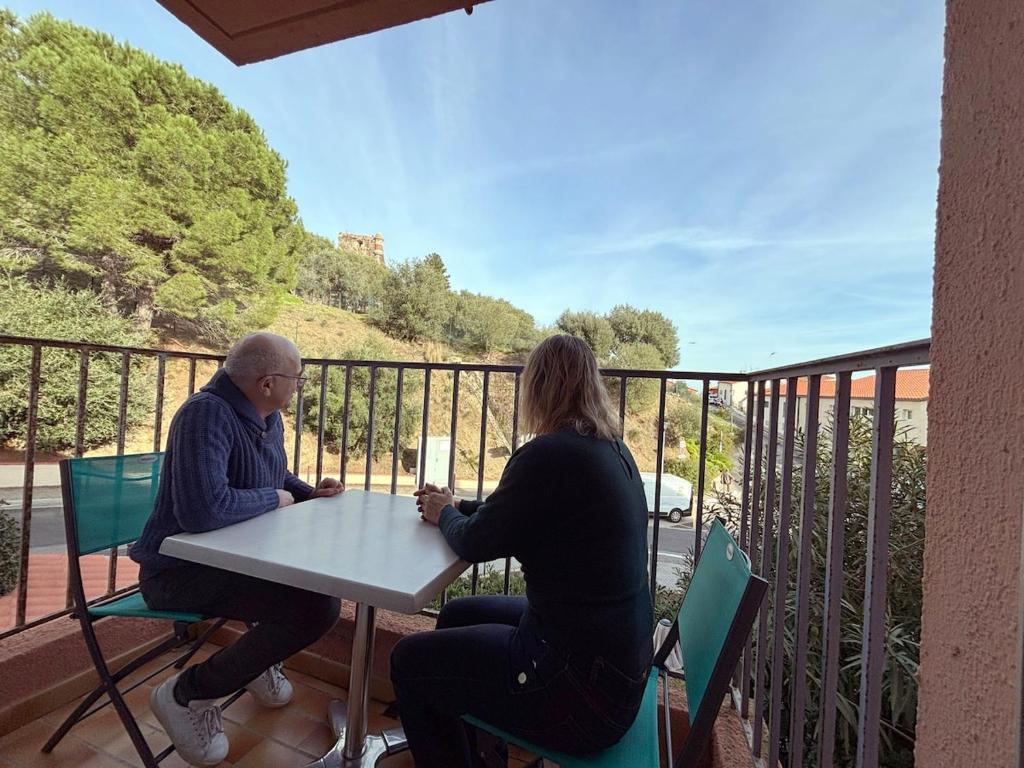 Ground floor near center whith Balcony, Air conditioning, Parking - 1