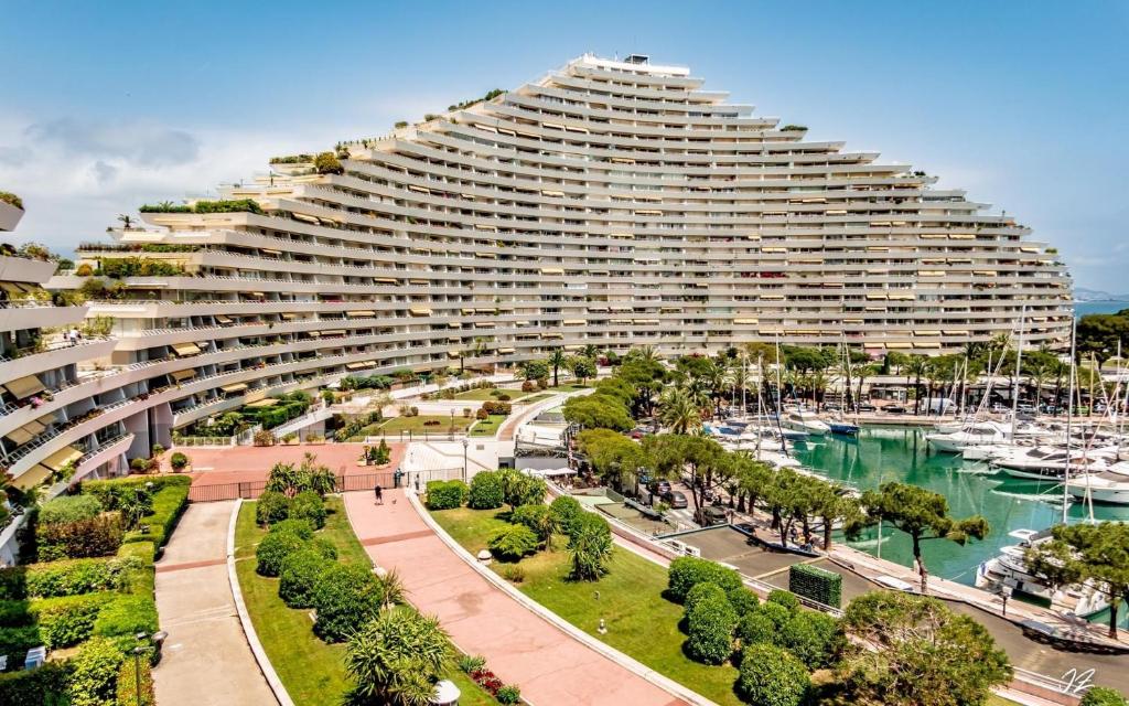 STUDIO-PORT-MARINA, Parking privé, climatisé au "DUCAL" - 4
