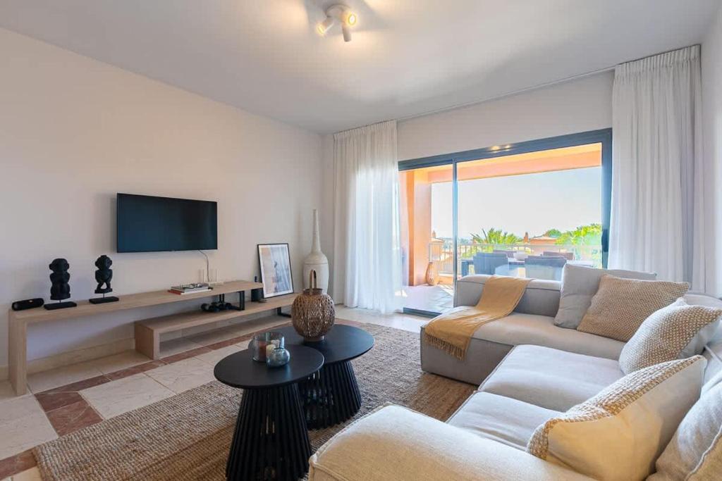 Cozy living space near scenic golf greens! - 1