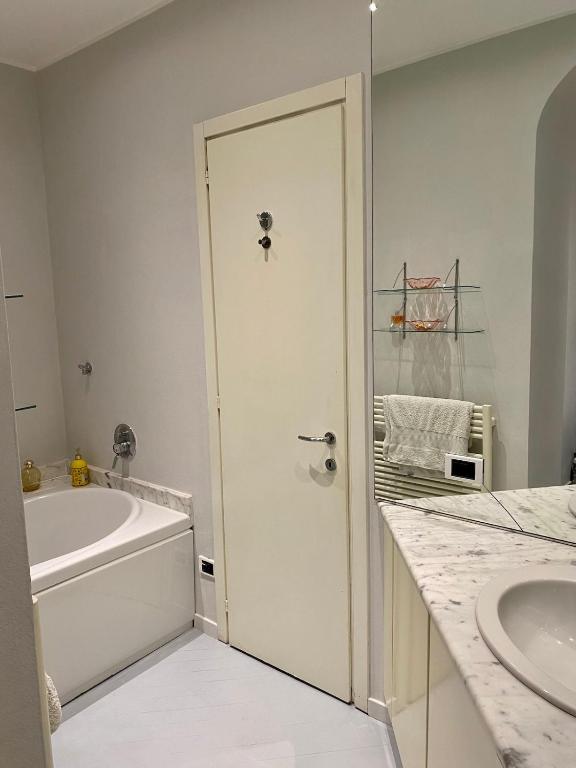 comfortable and convenient in downtown Milan - 3
