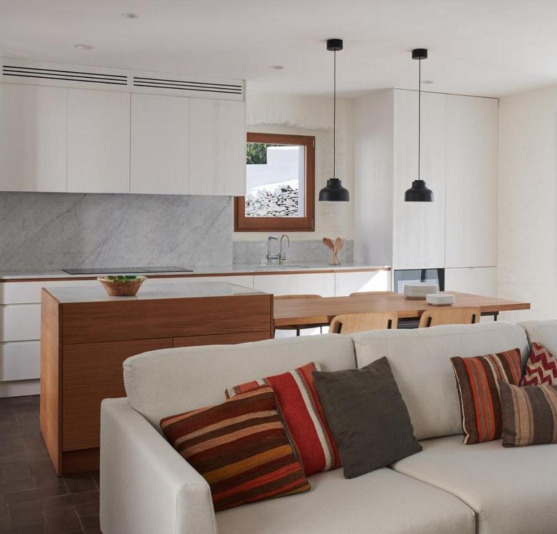 Iconic house with garden in the center of Cadaqués - 1