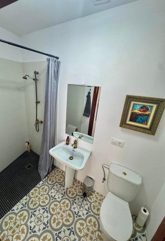Oliva Courtyard Guesthouse - 3