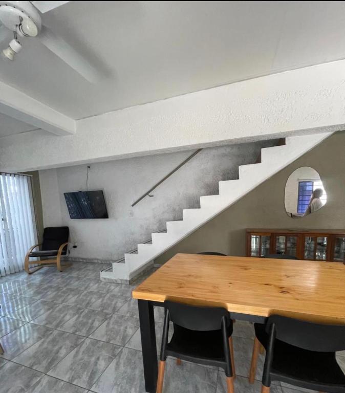 Duplex con terraza y cochera - 3