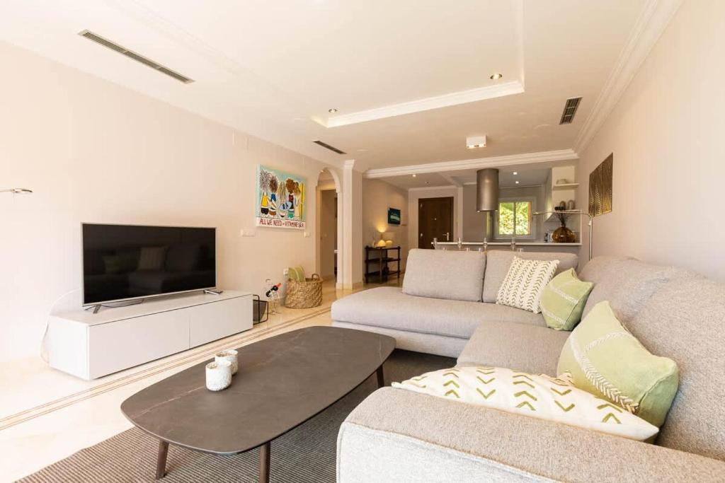 Charming Apt in Aloha Hill Club with Pools & Spa - 2