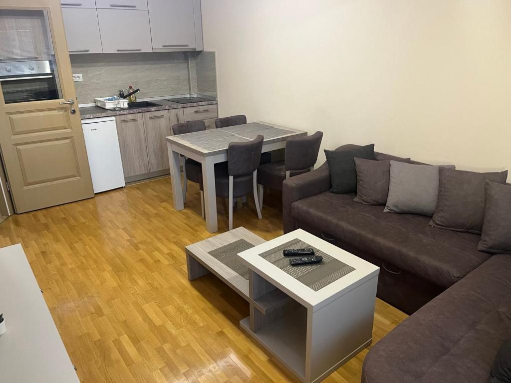 Apartman sa juga - 1
