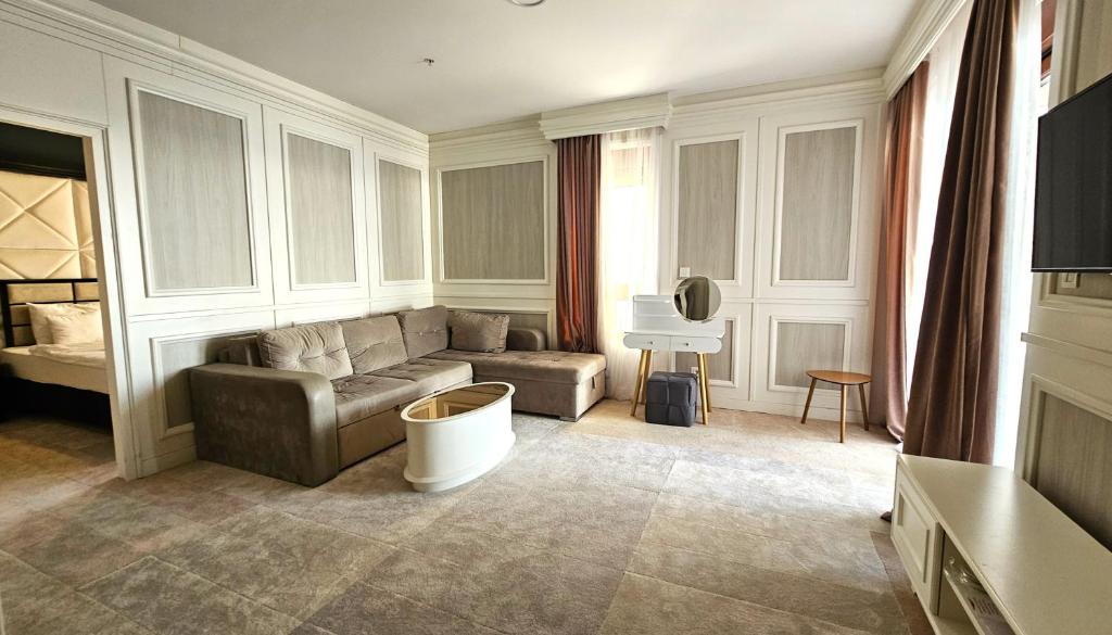 Azure Family Luxury Seaside Living Suites Rafailovici - 5