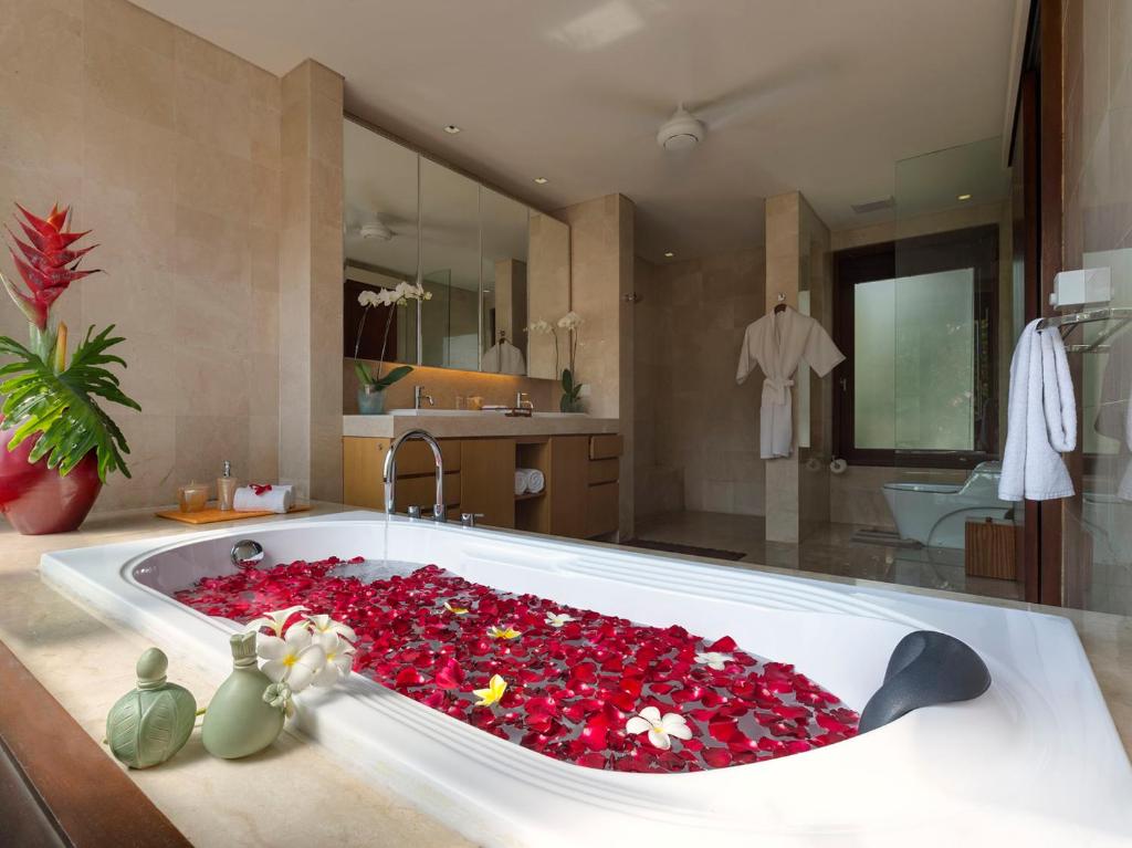 シンタ デウィ ウブド ヴィラ バイ サンガ サンガ ホスピタリティ (Shinta Dewi Ubud Villa by Sanga Sanga Hospitality) バスルーム（客室）
