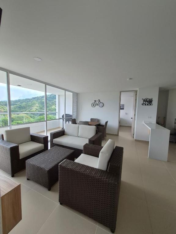 Apartasol Moderno bajo el Sol de Santa Fe - 1