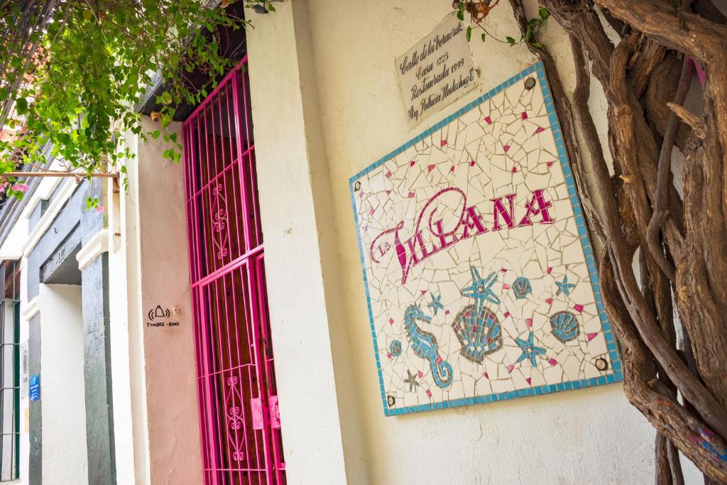 Villana's Hostal Santa Marta - 3