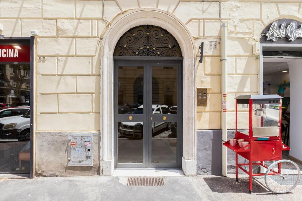 Vatican Modern 3BR Apartment with Comfort & Space - 4