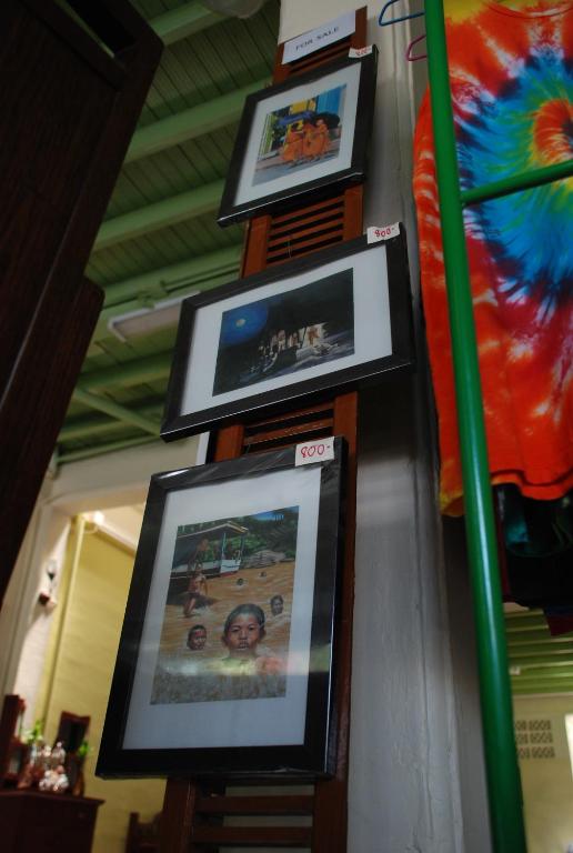 Shared lounge/TV area