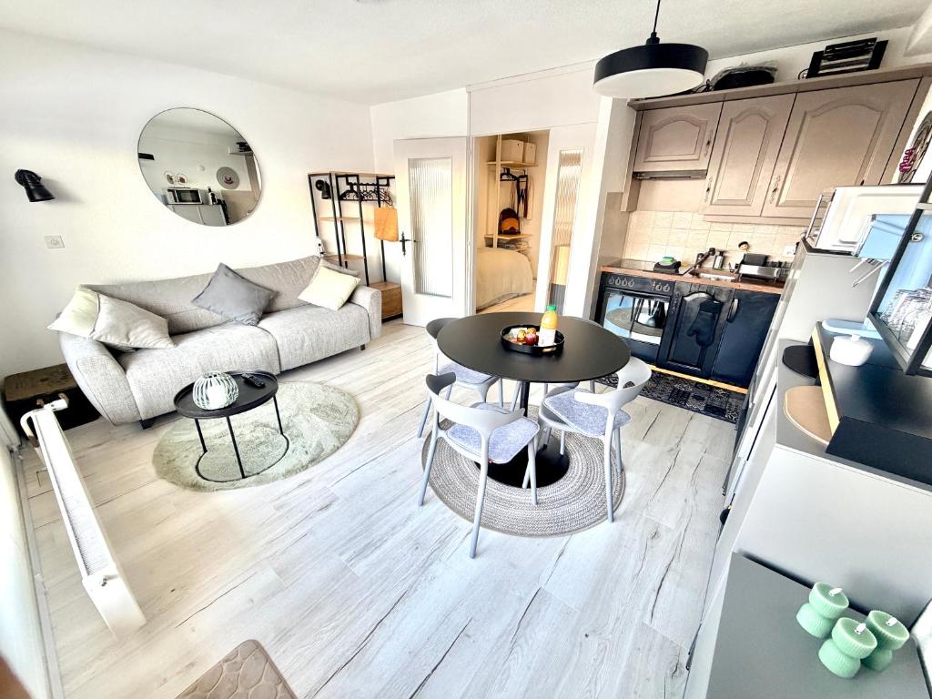 Vincenzo appart, Studio Confortable à Nendaz, accès Direct au Télécabine de Tracouet et Parking Souterrain Inclus - 5