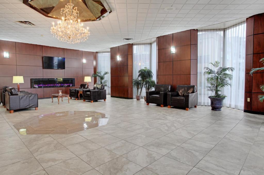 Lobby, Travelodge by Wyndham Lloydminster in Lloydminster (AB)
