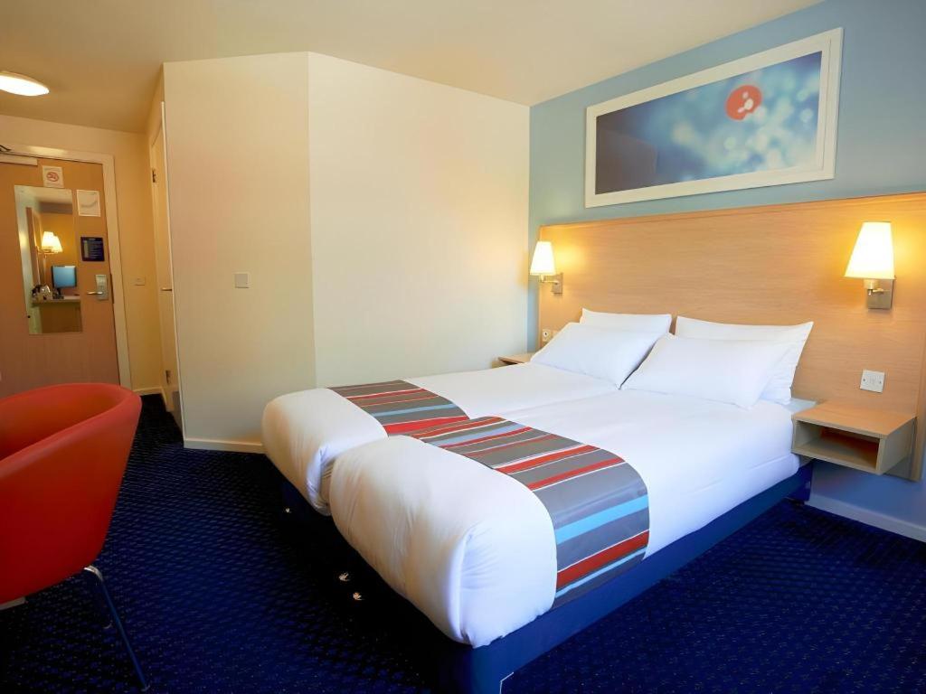 Travelodge Perth Broxden Junction photo 7