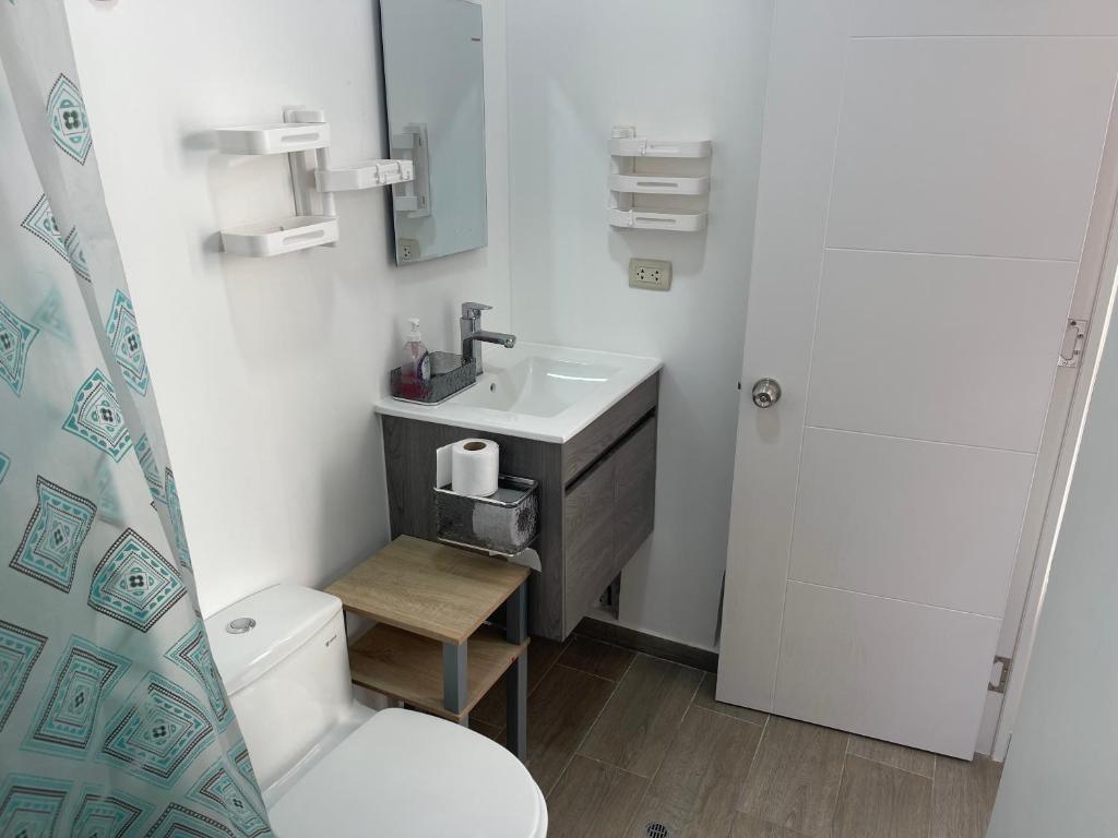 Departamento amoblado en zona exclusiva de piura - 1