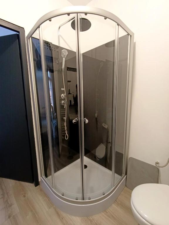 Apt 8, 2ème étage, charmant studio climatisé, tout confort avec terrasse ensoleillée plein sud - 2