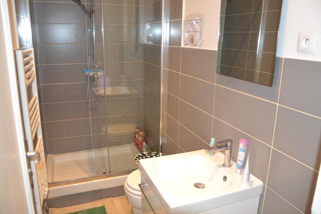 Bright Guest Suite by Place de la Bastille Marais - 4