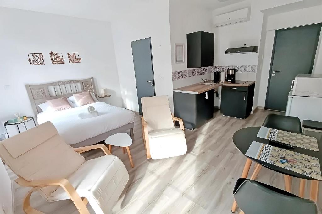 Apt 7, 2ème étage, Studio de 24 m2 avec terrasse plein sud, - 1