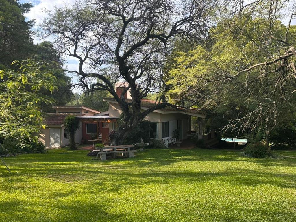 CASA DE CAMPO con bajada al rio - 1