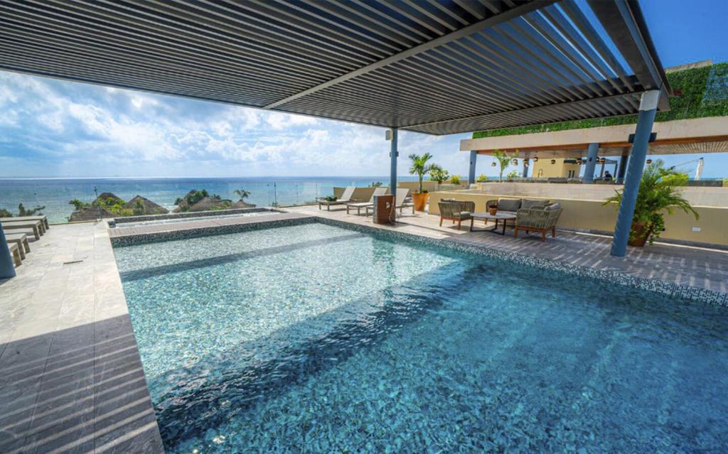 2 Bedroom Condo with Rooftop Pool - Joya 409 - 1