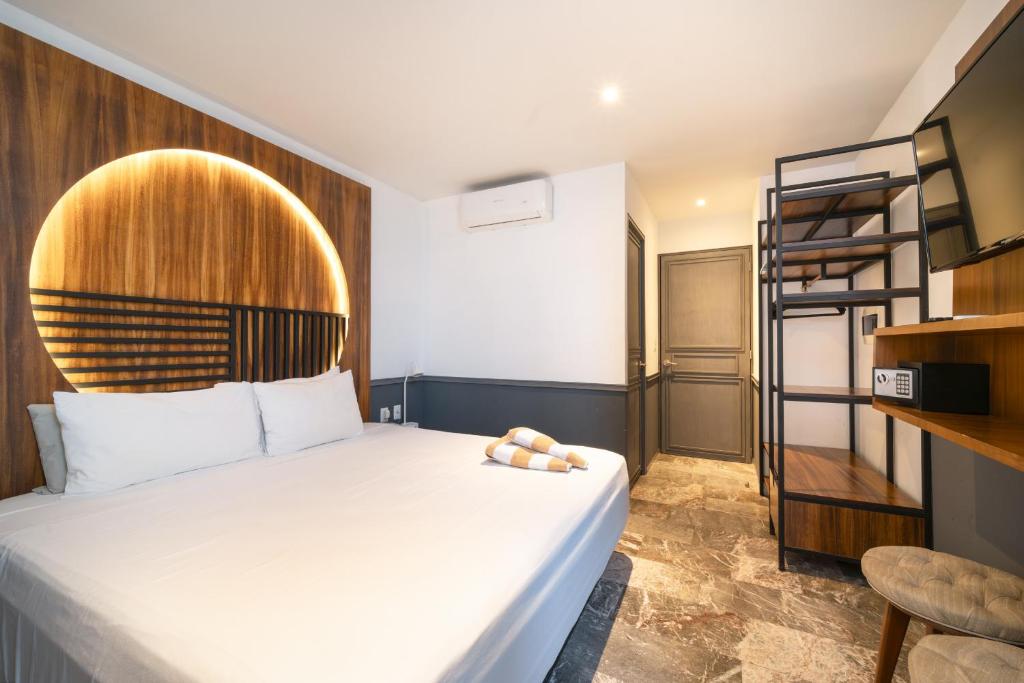 2 Bedroom Condo with Rooftop Pool - Joya 409 - 3