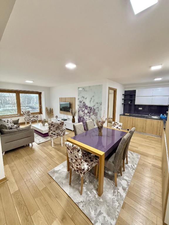 VIP Superior Apartments - 1