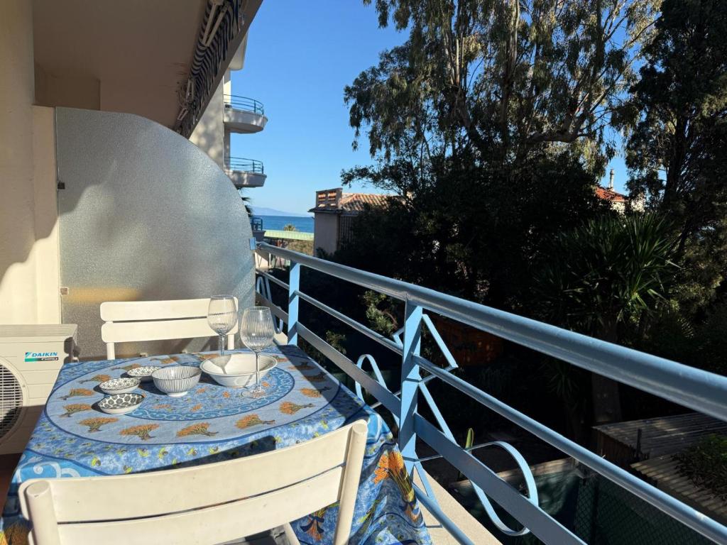Balcony/terrace, Superior Apartment on first floor with Sea View in Antibes