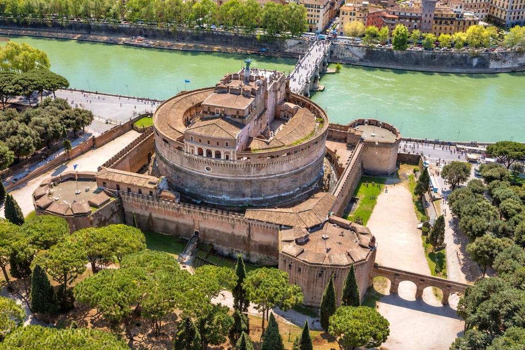 Luxury Apartment for 10 Central VATICANO S'Peter Basilica AirCond NETFLIX - SKY Wifi - 3